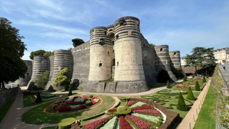 Voyager à Angers : pourquoi opter pour une location de vacances haut de gamme ?